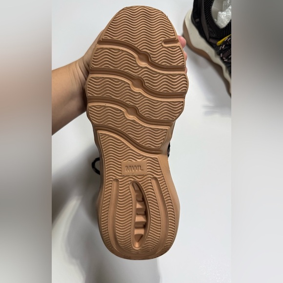 Madewell Black and Gray Knit UNISEX Sneakers 👟 - Picture 8 of 14